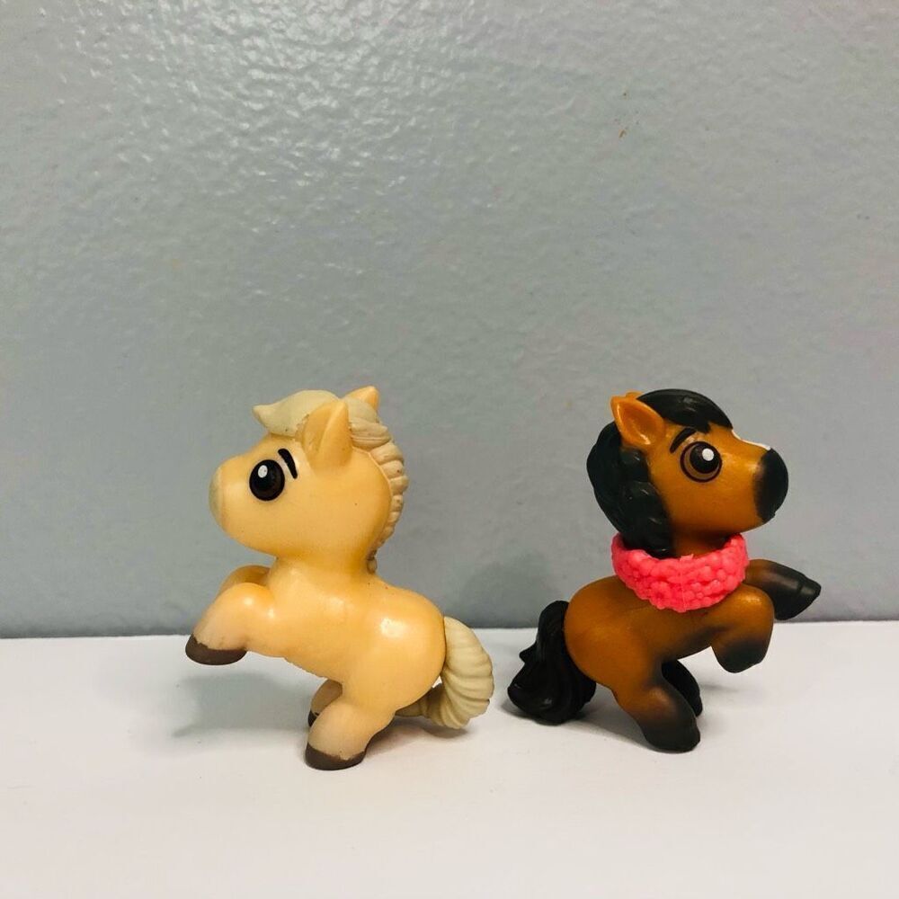 DreamWorks Spirit Untamed‎ Mini Horse Figure Set Tan & Brown Pony 2 Inch 2020